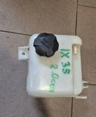 Hyundai ix35 Coolant expansion tank/reservoir 254302S000