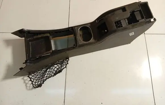 Mercedes-Benz B W245 Center console A1698100104