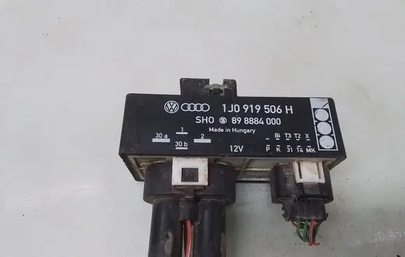Coolant fan relay