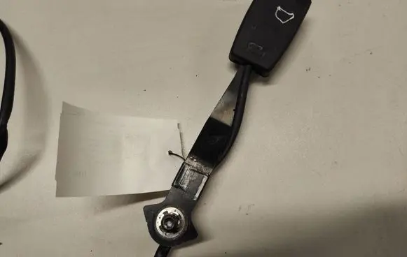 Mazda 5 Front seatbelt buckle BAA140037