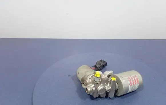 Toyota Camry Master brake cylinder 47070-33050
