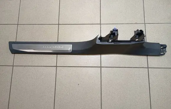 Peugeot 5008 II Front sill trim cover 9824062277 9811645877 9813420677
