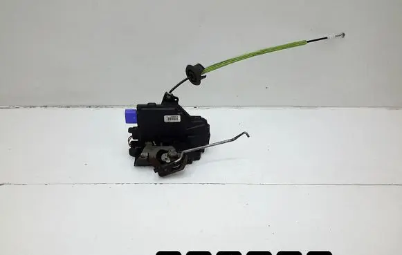 Audi A8 S8 D3 4E Rear door lock 4E0839015