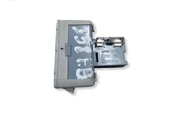 Volkswagen Golf IV Front door interior light 1J0947411B
