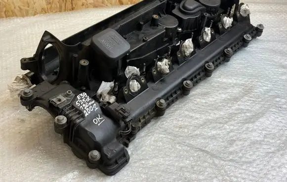 BMW 5 E39 Rocker cam cover 0928400458 11127787980 7787980