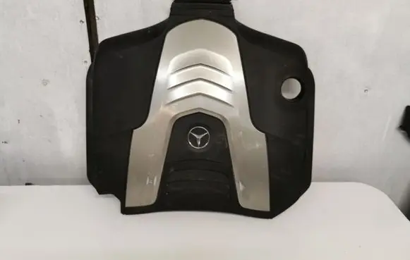Mercedes-Benz E W213 Engine cover (trim) A6420108309