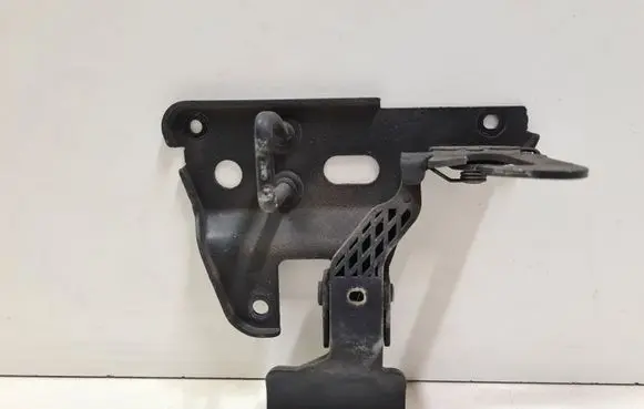 Audi A6 S6 C6 4F Engine bonnet/hood lock/latch loop/hook 4F0823480