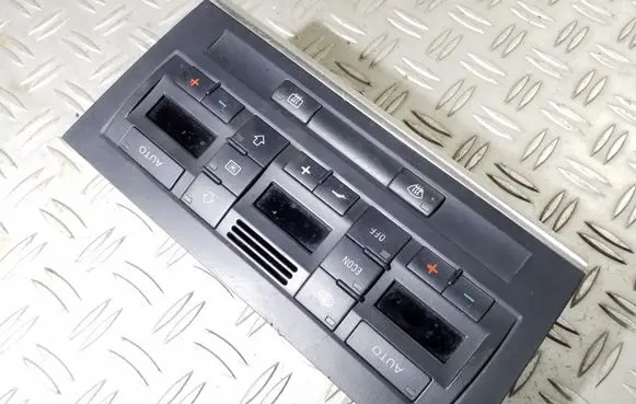 Audi A4 S4 B7 8E 8H Climate control unit 8E0820043AJ 0150467 8E0858063A
