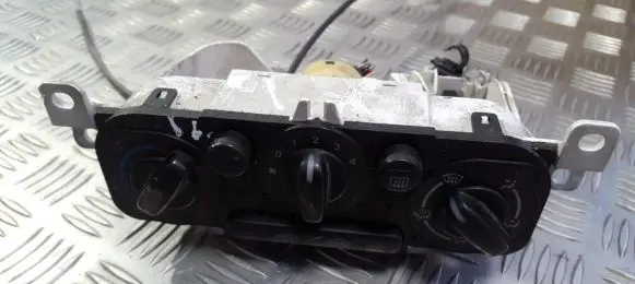 Mazda 323 F Climate control unit
