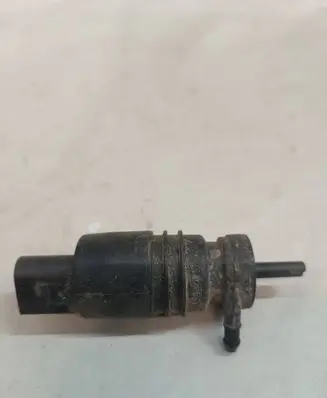 BMW 5 E39 Windscreen/windshield washer pump 8362154