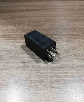 Audi A6 S6 C5 4B Other relay 447959875 5ds00443301 318