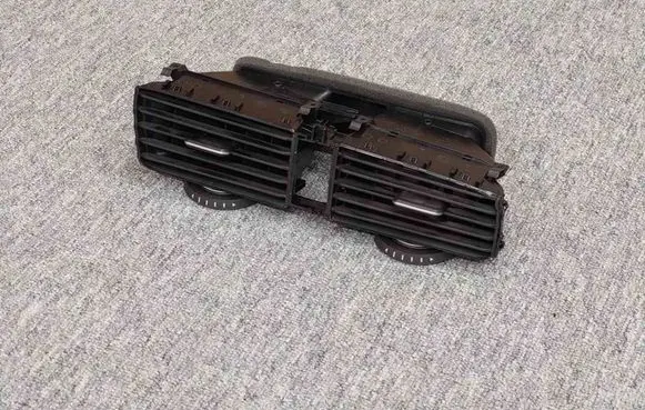 Volkswagen Golf VII Dash center air vent grill 5GM819728C 5GM819728B