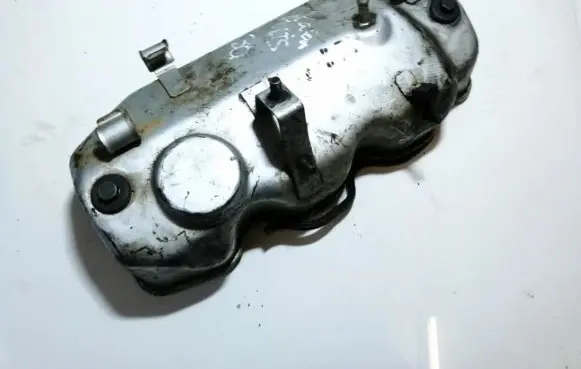 Mitsubishi Pajero Rocker cam cover 