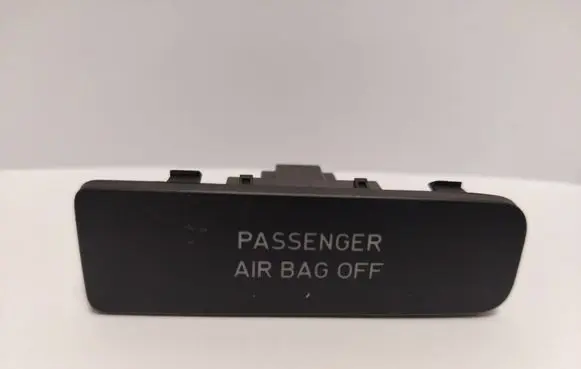 Passenger airbag on/off switch