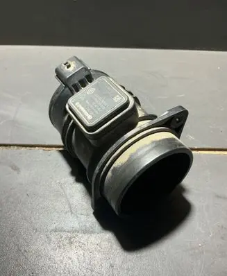 Dacia Logan II Mass air flow meter 5WK97021 8200682558 H8200702517