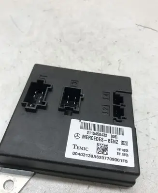 Mercedes-Benz CLK A209 C209 Central body control module 2115458432