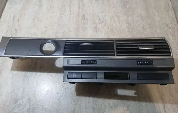 Audi A6 S6 C6 4F Dash center air vent grill 4F1820951B