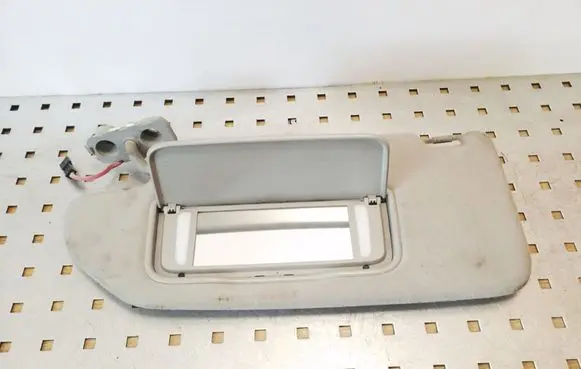 Sun visor