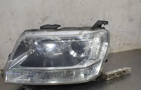 Suzuki Grand Vitara II Headlight/headlamp