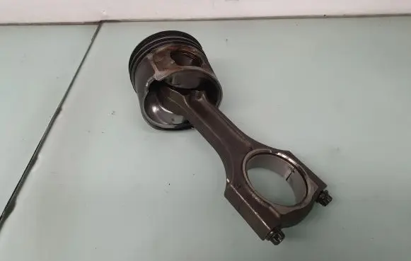BMW 1 E81 E87 Piston with connecting rod 7803033 11257803033 8473776