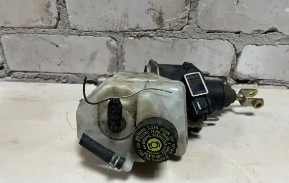 Mercedes-Benz E W211 Master brake cylinder A2114300302