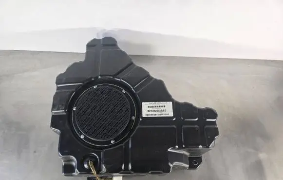 Jeep Grand Cherokee Subwoofer speaker 26777AF 05064610AC F1AA292169852