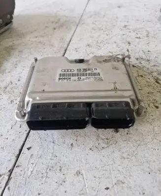 Audi A4 S4 B6 8E 8H Engine control unit/module 038906019FP 28SA5353 0281010729