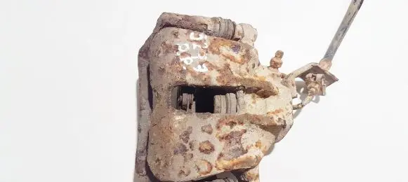 Volkswagen PASSAT B3 Front brake caliper