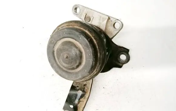 Engine mount bracket