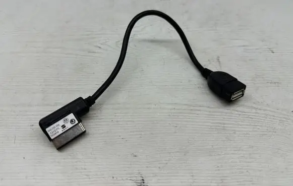 Volkswagen Tiguan USB socket connector 5N0035558 1312WL