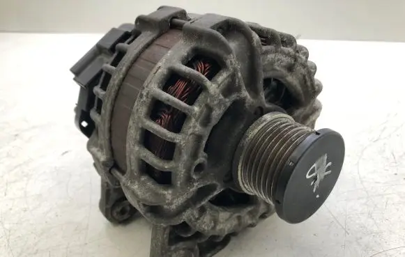 Nissan X-Trail T32 Generator/alternator 231004BE0A