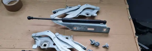 Audi A5 Engine bonnet/hood hinges 8W6823301D 8W6823302D LS9R