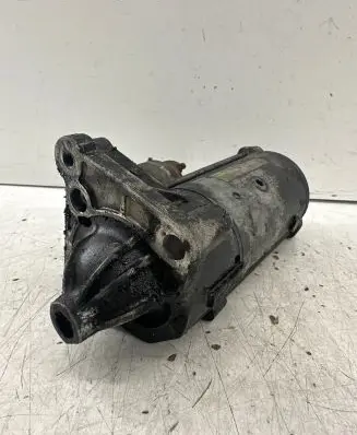 Renault Megane II Starter motor 8200331251 D7R49 0384B0V