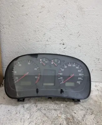 Volkswagen Golf IV Speedometer (instrument cluster) 1J0919881E