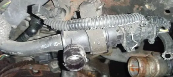 Volvo S80 Valve vacuum 8653909