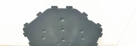 Engine bonnet/hood sound/heat insulation