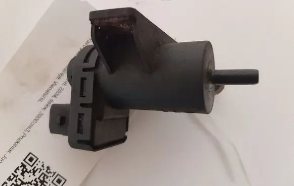 Opel Vivaro Turbo solenoid valve 8200762162