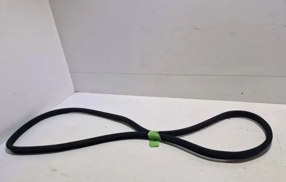 Mercedes-Benz C AMG W204 Front door rubber seal A2046970951