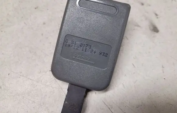 Citroen C5 Front seatbelt buckle 0512073