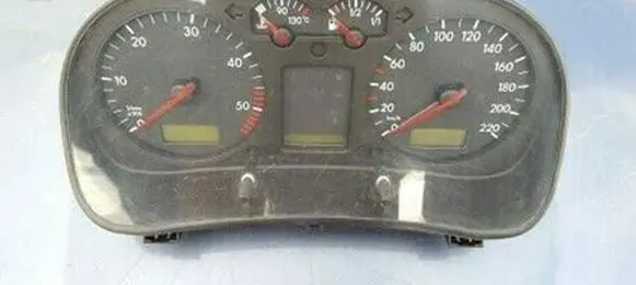Volkswagen Golf IV Speedometer (instrument cluster) 1J0919880E
