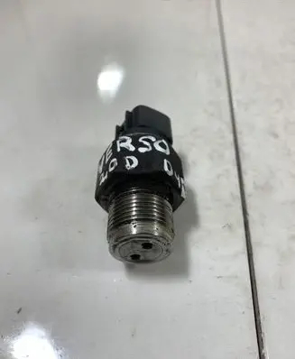 Fuel pressure sensor