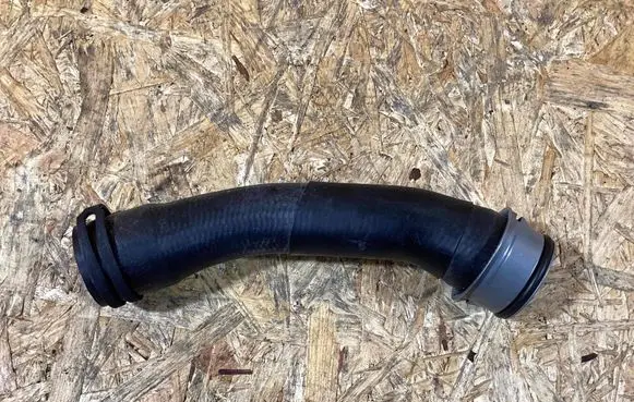 Porsche 911 991 Intercooler pipe mounting bracket 99110662602