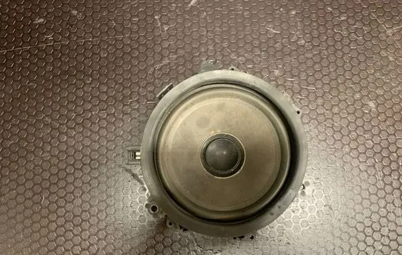 Volvo V50 Front door speaker 8651207 04W19 CDV5A