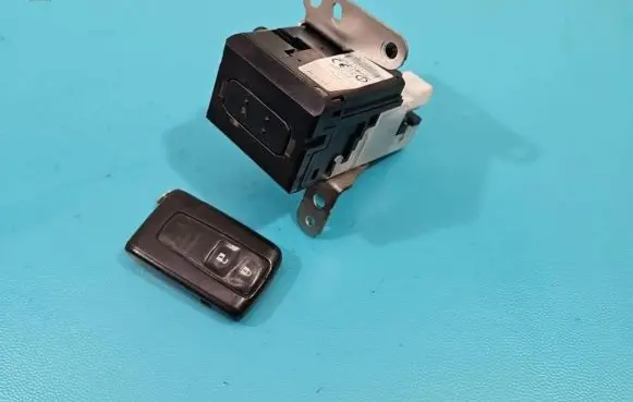 Toyota Corolla Verso E121 Ignition lock 626399-000 IMPRK1376419