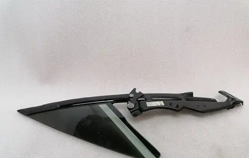 Aston Martin DB11 Front door window glass four-door AD43C262A37AL