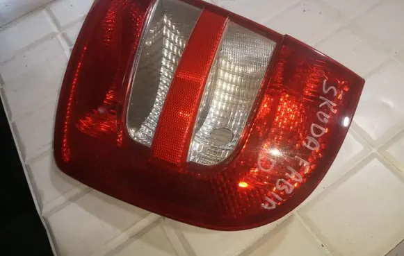 Skoda Fabia Mk1 (6Y) Rear/tail lights 6Y6945096B 6Y6945112B