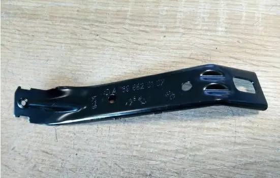 Mercedes-Benz A W169 Fender mounting bracket A1698820107 1698820107