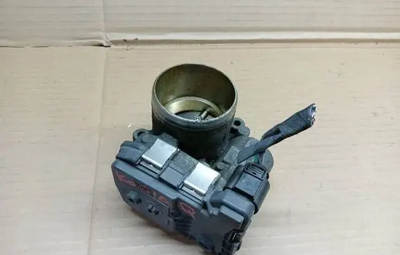 Skoda Kodiaq Throttle valve 03F133062B
