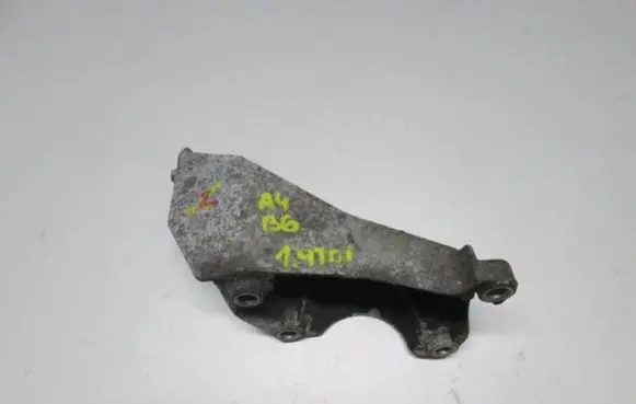 Audi A4 S4 B6 8E 8H Engine mounting bracket 8E0399114H