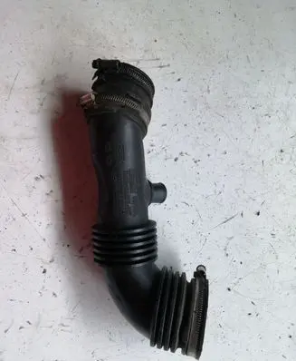 Volvo S80 Turbo air intake inlet pipe/hose 7M519A673HF